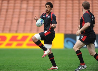 01.10.11 - Wales Rugby Captains Run - Toby Faletau during training. 
