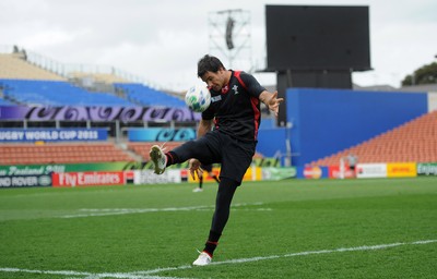 01.10.11 - Wales Rugby Captains Run - Mike Phillips during training. 