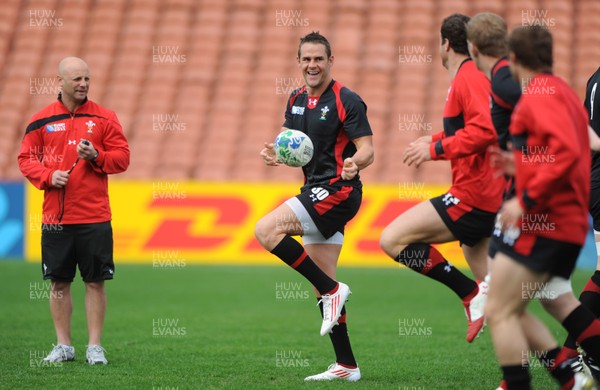 01.10.11 - Wales Rugby Captains Run - Lee Byrne during training. 