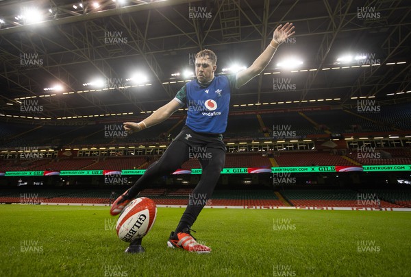 020224 - Wales Rugby Captains Run the day before the first 6 Nations game against Scotland - Ioan Lloyd during training