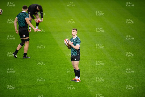 020224 -  Cam Winnett of Wales takes part in the Captain’s run on the eve of the opening Guinness Six Nations match against Scotland