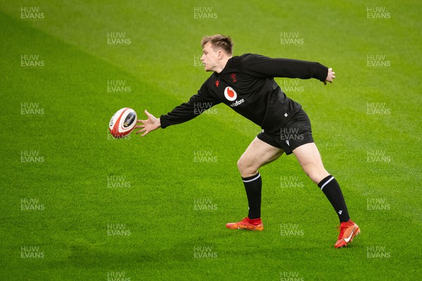 020224 -  Nick Tompkins of Wales takes part in the Captain’s run on the eve of the opening Guinness Six Nations match against Scotland