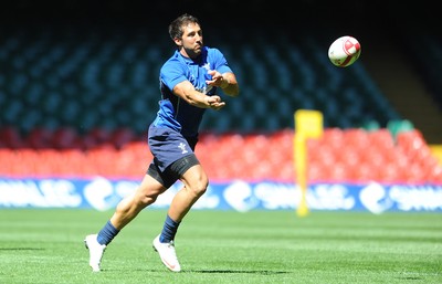 03.06.11 - Wales Rugby Captains Run - Gavin Henson during training. 