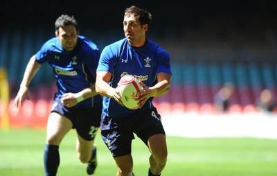 03.06.11 - Wales Rugby Captains Run - Stephen Jones(L) and Gavin Henson during training. 