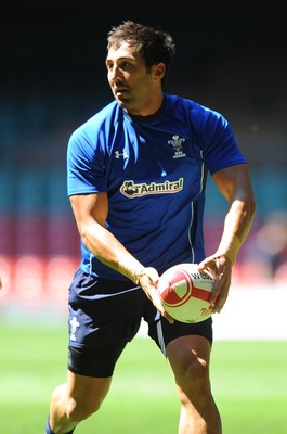 03.06.11 - Wales Rugby Captains Run - Gavin Henson during training. 