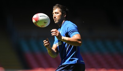 03.06.11 - Wales Rugby Captains Run - Gavin Henson during training. 