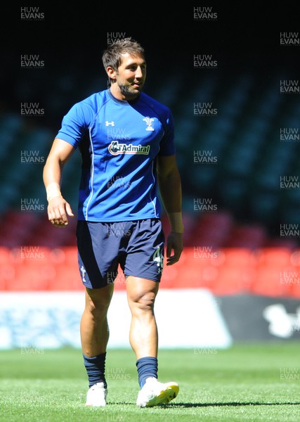 03.06.11 - Wales Rugby Captains Run - Gavin Henson during training. 