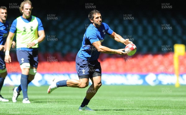 03.06.11 - Wales Rugby Captains Run - Gavin Henson during training. 