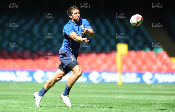 03.06.11 - Wales Rugby Captains Run - Gavin Henson during training. 