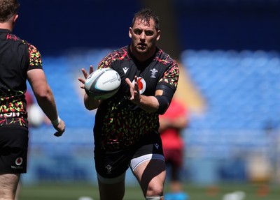 030726 - Wales Rugby Captains Run ahead of their first Nations Championship game against Fiji tomorrow in Cardiff - Ryan Elias during training