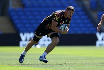 030726 - Wales Rugby Captains Run ahead of their first Nations Championship game against Fiji tomorrow in Cardiff - James Botham during training