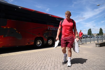 030726 - Wales Rugby Captains Run ahead of their first Nations Championship game against Fiji tomorrow in Cardiff - Jac Morgan during training