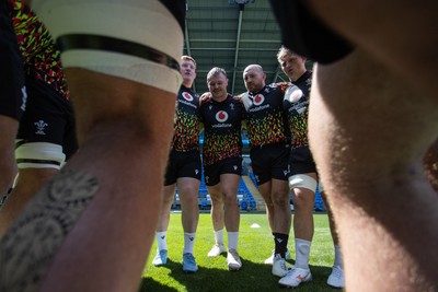 030726 - Wales Rugby Captains Run ahead of their first Nations Championship game against Fiji tomorrow in Cardiff - Dewi Lake speaks in the team huddle