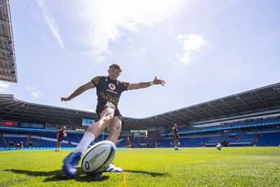 030726 - Wales Rugby Captains Run ahead of their first Nations Championship game against Fiji tomorrow in Cardiff - Dan Edwards during training