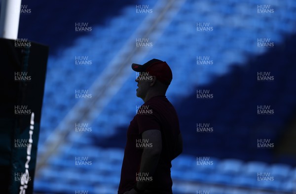030726 - Wales Rugby Captains Run ahead of their first Nations Championship game against Fiji tomorrow in Cardiff - Steve Tandy, Head Coach during training