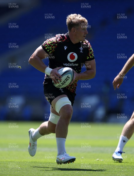 030726 - Wales Rugby Captains Run ahead of their first Nations Championship game against Fiji tomorrow in Cardiff - Jac Morgan during training