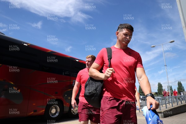 030726 - Wales Rugby Captains Run ahead of their first Nations Championship game against Fiji tomorrow in Cardiff - James Botham during training