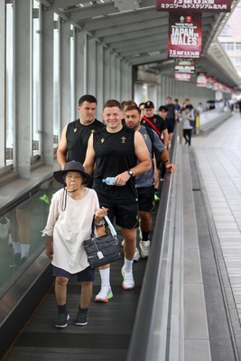 040725 - Wales Rugby walk to the stadium for their Captains Run at Mikuni World Stadium ahead of the game against Japan - Elliot Dee