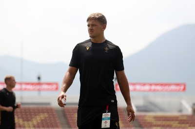 040725 - Wales Rugby Captains Run at Mikuni World Stadium ahead of the game against Japan - Alex Mann