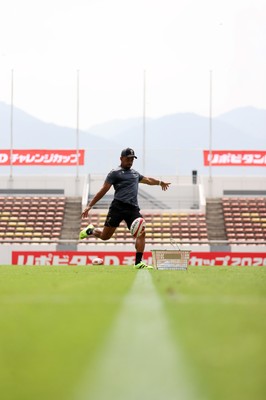 040725 - Wales Rugby Captains Run at Mikuni World Stadium ahead of the game against Japan - Ben Carter