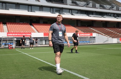 040725 - Wales Rugby Captains Run at Mikuni World Stadium ahead of the game against Japan - Dewi Lake