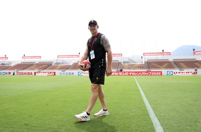 040725 - Wales Rugby Captains Run at Mikuni World Stadium ahead of the game against Japan - Josh Adams