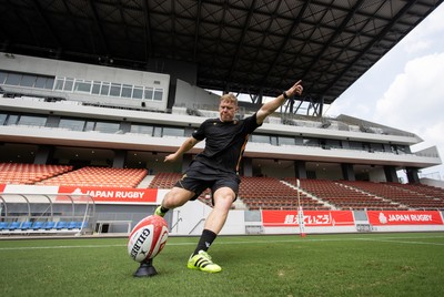 040725 - Wales Rugby Captains Run at Mikuni World Stadium ahead of the game against Japan - Sam Costelow during training