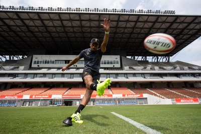 040725 - Wales Rugby Captains Run at Mikuni World Stadium ahead of the game against Japan - Ben Thomas during training