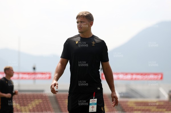 040725 - Wales Rugby Captains Run at Mikuni World Stadium ahead of the game against Japan - Alex Mann