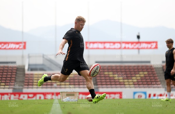 040725 - Wales Rugby Captains Run at Mikuni World Stadium ahead of the game against Japan - Sam Costelow