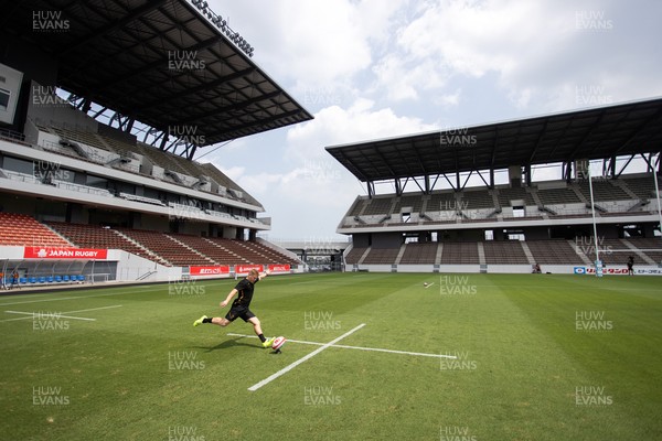 040725 - Wales Rugby Captains Run at Mikuni World Stadium ahead of the game against Japan - Sam Costelow during training