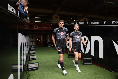 040823 - Wales Captains Run ahead of their first Rugby World Cup warm up game against England - Taine Plumtree and Gareth Davies during training