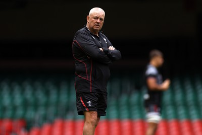 040823 - Wales Captains Run ahead of their first Rugby World Cup warm up game against England - Head Coach Warren Gatland during training