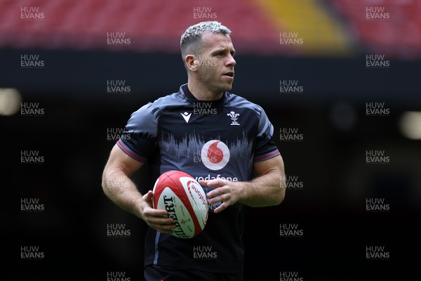 040823 - Wales Captains Run ahead of their first Rugby World Cup warm up game against England - Gareth Davies during training