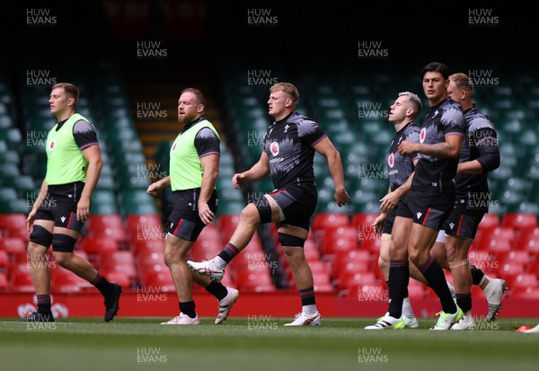 040823 - Wales Captains Run ahead of their first Rugby World Cup warm up game against England - Jac Morgan during training