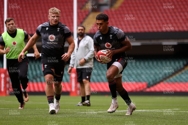 040823 - Wales Captains Run ahead of their first Rugby World Cup warm up game against England - Rio Dyer during training