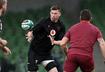 050326 - Wales Rugby Captains Run ahead of their Six Nations game against Ireland tomorrow evening - Steve Tandy, Head Coach during training