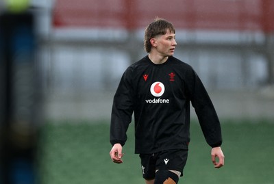 050326 - Wales Rugby Captains Run ahead of their Six Nations game against Ireland tomorrow evening - Ellis Mee during training