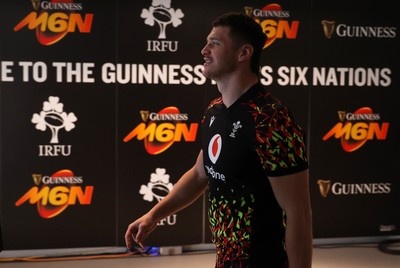 050326 - Wales Rugby Captains Run ahead of their Six Nations game against Ireland tomorrow evening - James Botham during training