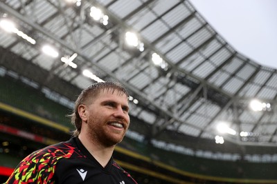 050326 - Wales Rugby Captains Run ahead of their Six Nations game against Ireland tomorrow evening - Aaron Wainwright during training