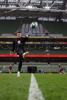 050326 - Wales Rugby Captains Run ahead of their Six Nations game against Ireland tomorrow evening - Joe Hawkins during training