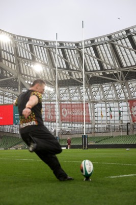 050326 - Wales Rugby Captains Run ahead of their Six Nations game against Ireland tomorrow evening - Jarrod Evans during training