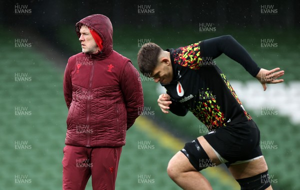 050326 - Wales Rugby Captains Run ahead of their Six Nations game against Ireland tomorrow evening - Steve Tandy, Head Coach and Dafydd Jenkins during training