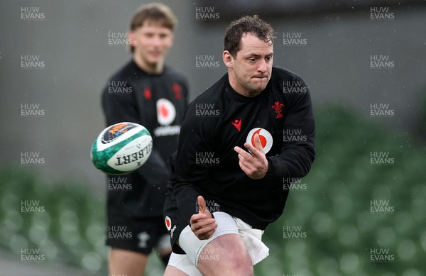 050326 - Wales Rugby Captains Run ahead of their Six Nations game against Ireland tomorrow evening - Ryan Elias during training