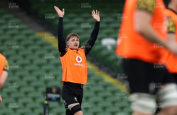 050326 - Wales Rugby Captains Run ahead of their Six Nations game against Ireland tomorrow evening - Alex Mann during training