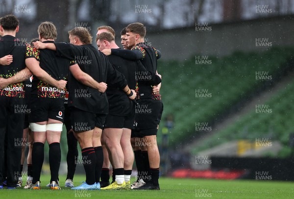 050326 - Wales Rugby Captains Run ahead of their Six Nations game against Ireland tomorrow evening - Wales team huddle