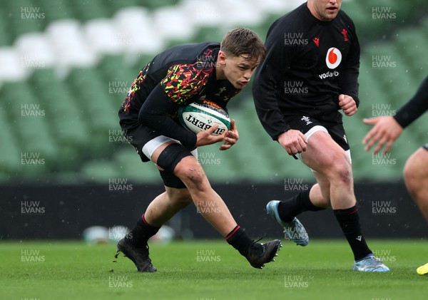050326 - Wales Rugby Captains Run ahead of their Six Nations game against Ireland tomorrow evening - Alex Mann during training