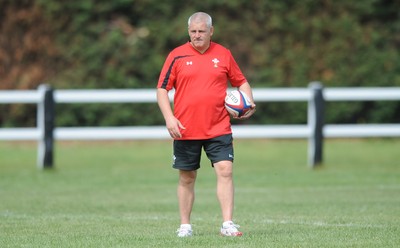 05.08.11 - Wales Rugby Captains Run - Head coach Warren Gatland during training. 