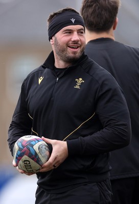 070325 - Wales Rugby Captains Run ahead of their 6 Nations game against Scotland tomorrow - Gareth Thomas during training