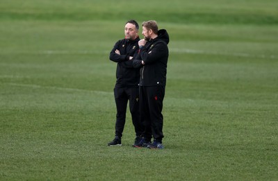 070325 - Wales Rugby Captains Run ahead of their 6 Nations game against Scotland tomorrow - Matt Sherratt, Head Coach and Mike Forshaw, Defence Coach during training